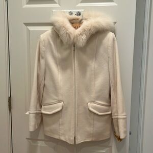 Preston & York 100% cream jacket with genuine dyed fox trim.